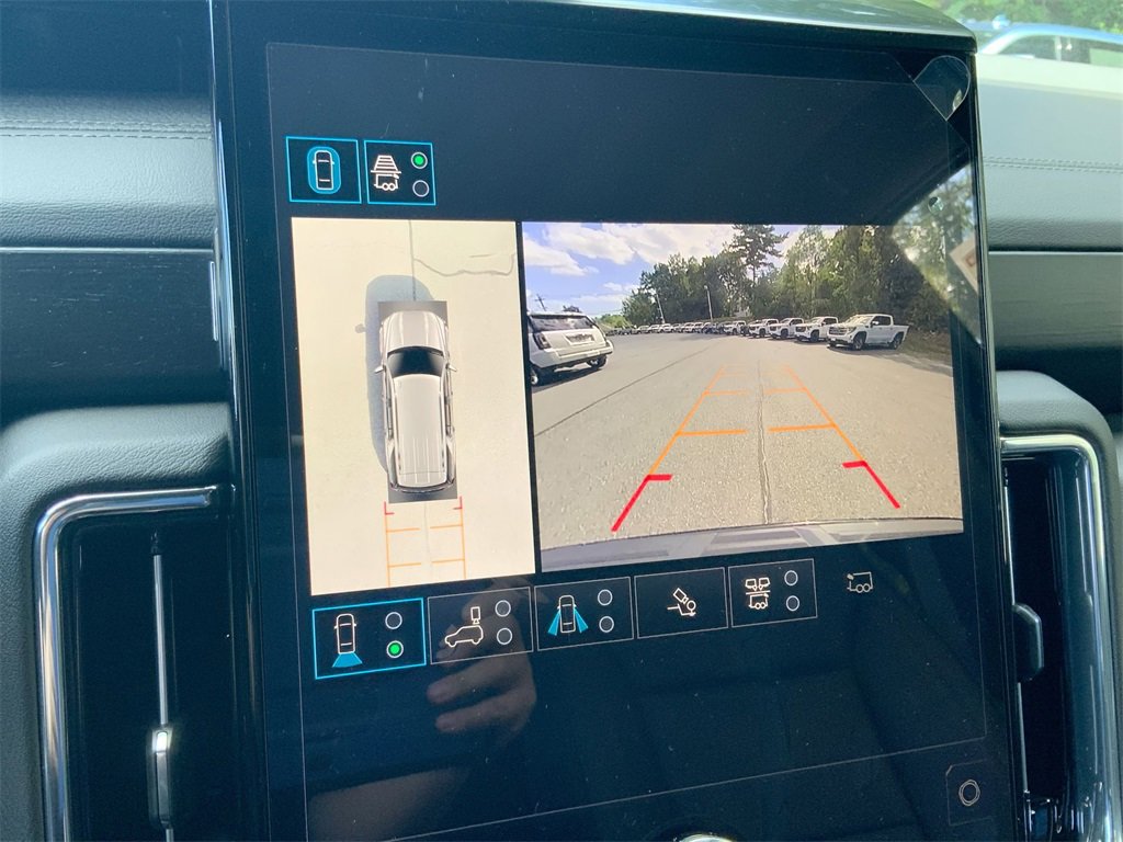 New 2025 GMC Yukon Denali w/ Denali Reserve Package image 17