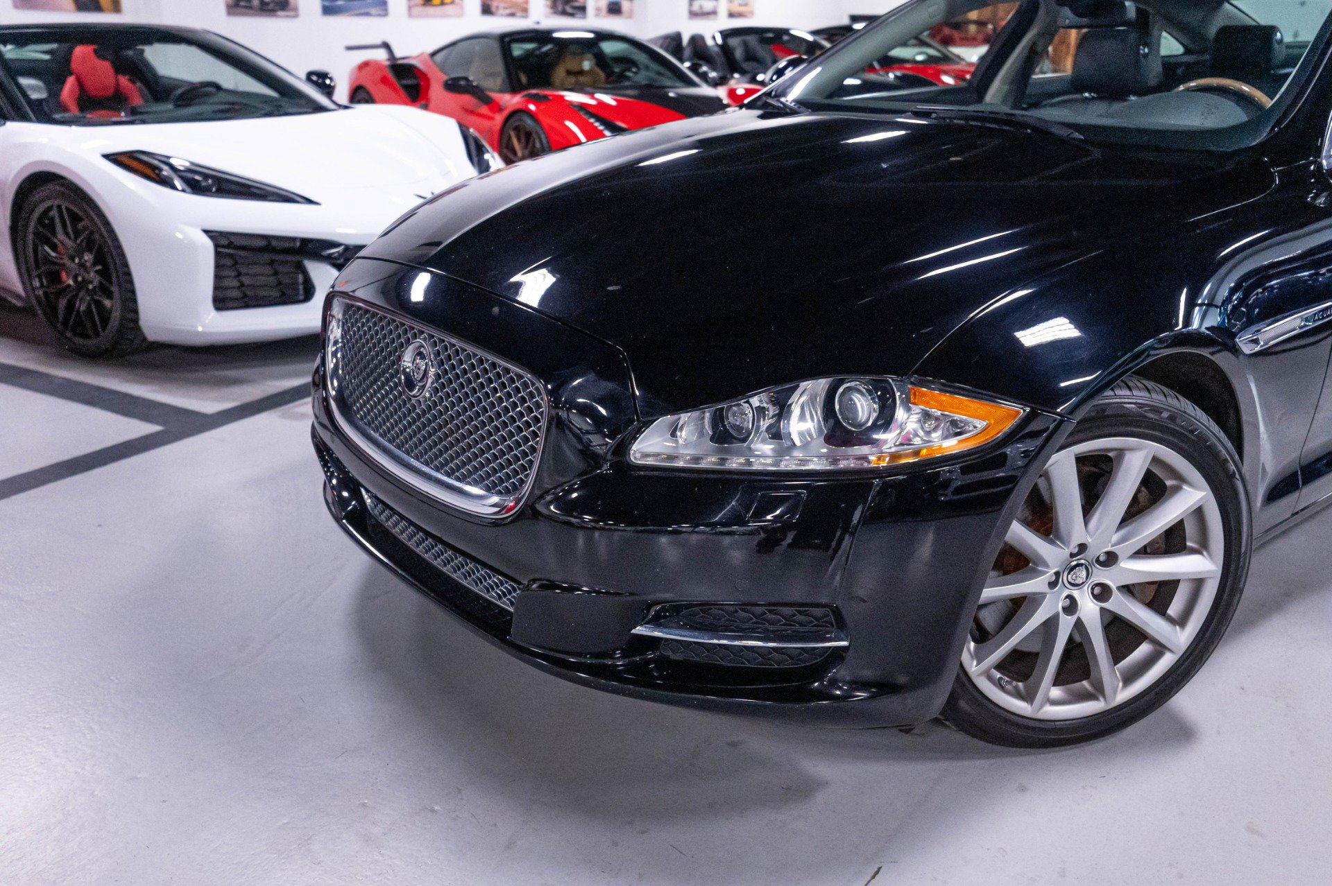 Used 2013 Jaguar XJ AWD image 56