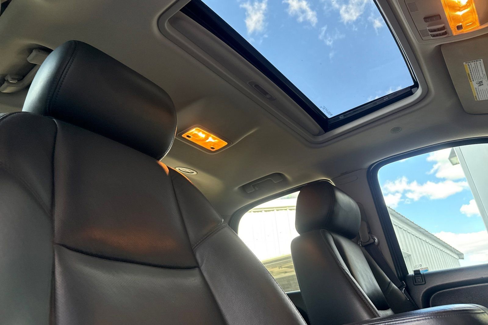 Used 2011 Chevrolet Tahoe LTZ AWD/4WD image 19