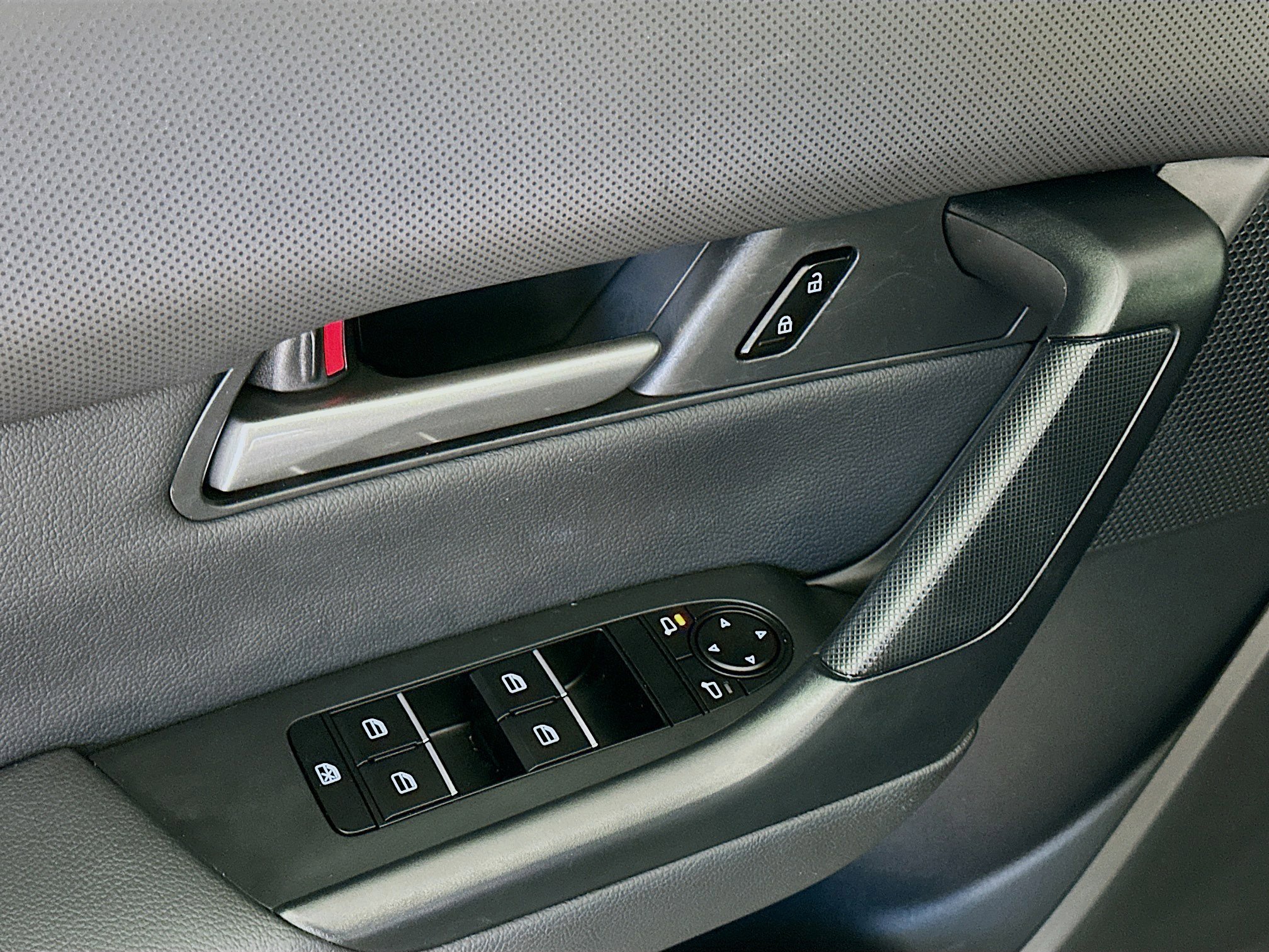 Used 2025 MAZDA CX-50 AWD 2.5 S w/ Premium Package image 15