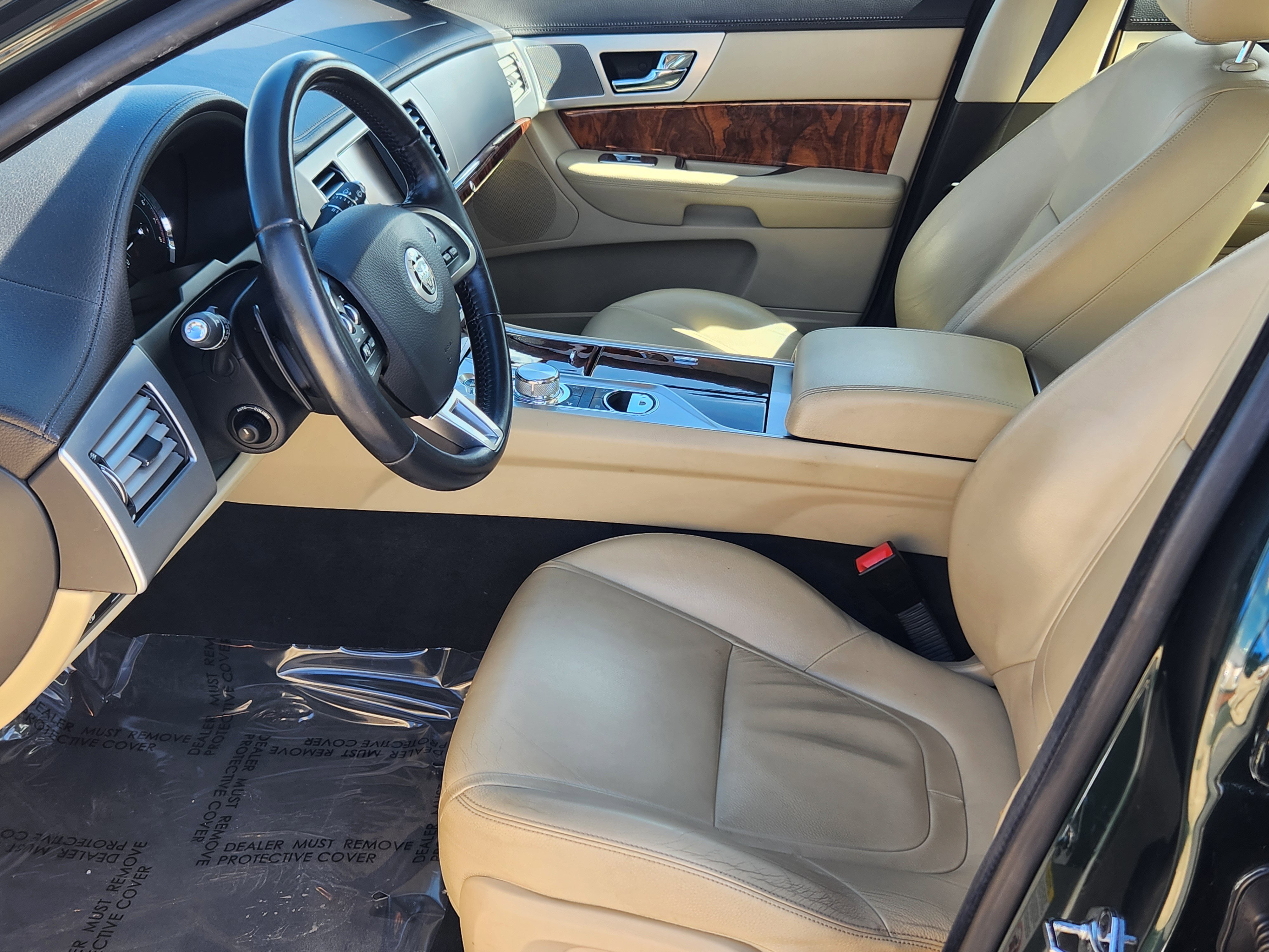 Used 2012 Jaguar XF RWD image 12