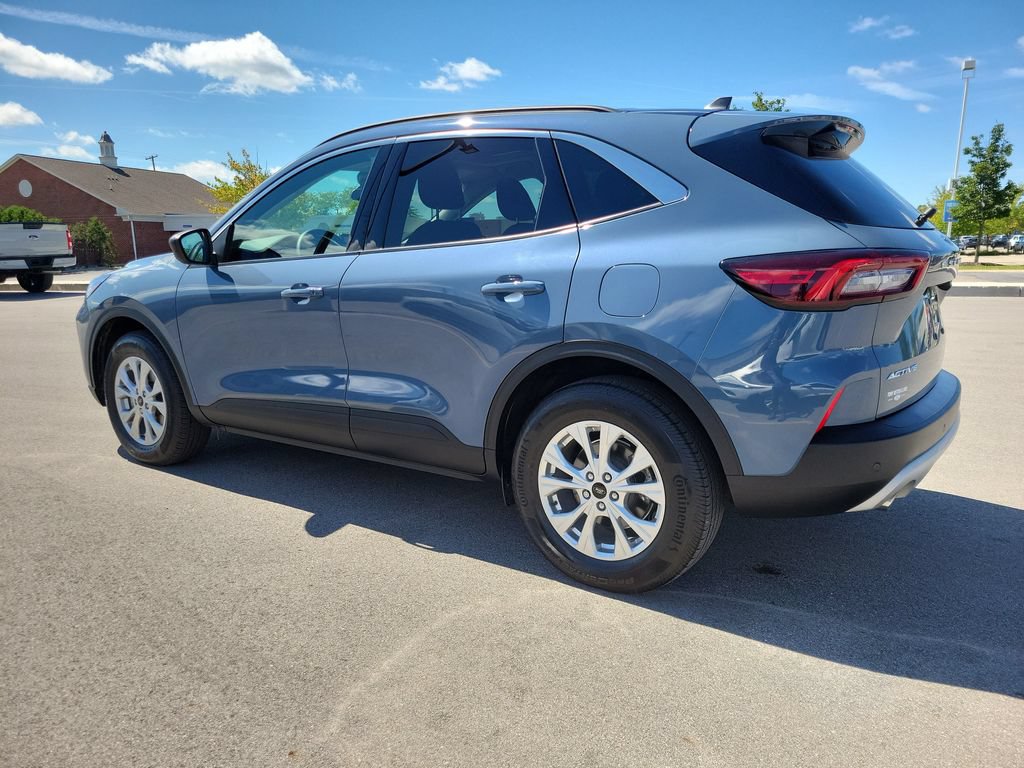 Used 2024 Ford Escape Active w/ Tech Pack #1 AWD/4WD image 3