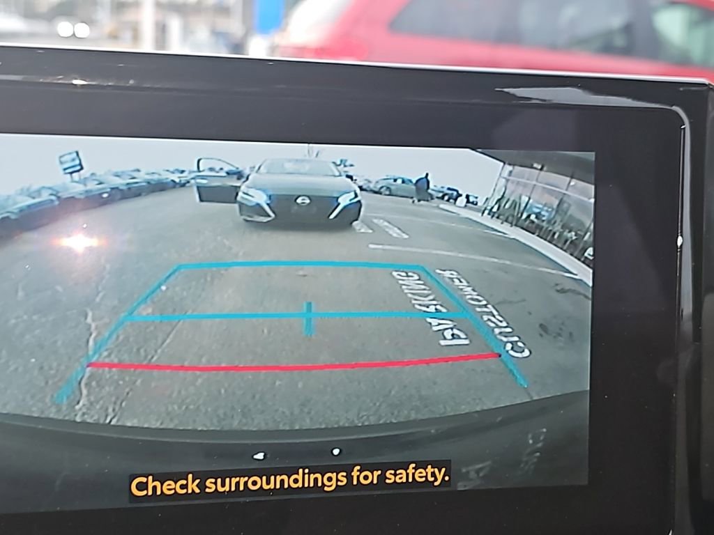 Used 2023 Toyota Corolla Cross L image 11