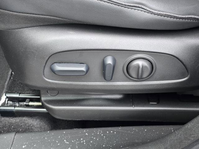 Used 2023 Buick Encore GX Select w/ Sport Touring Package FWD image 9