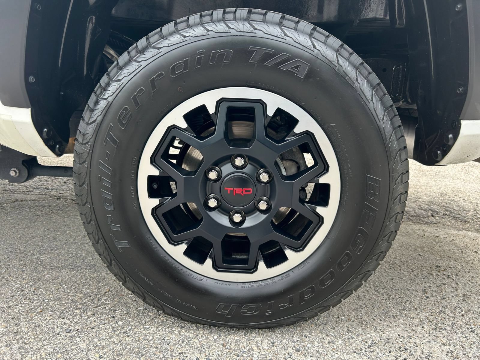 Used 2025 Toyota Tacoma TRD Off-Road AWD/4WD image 24