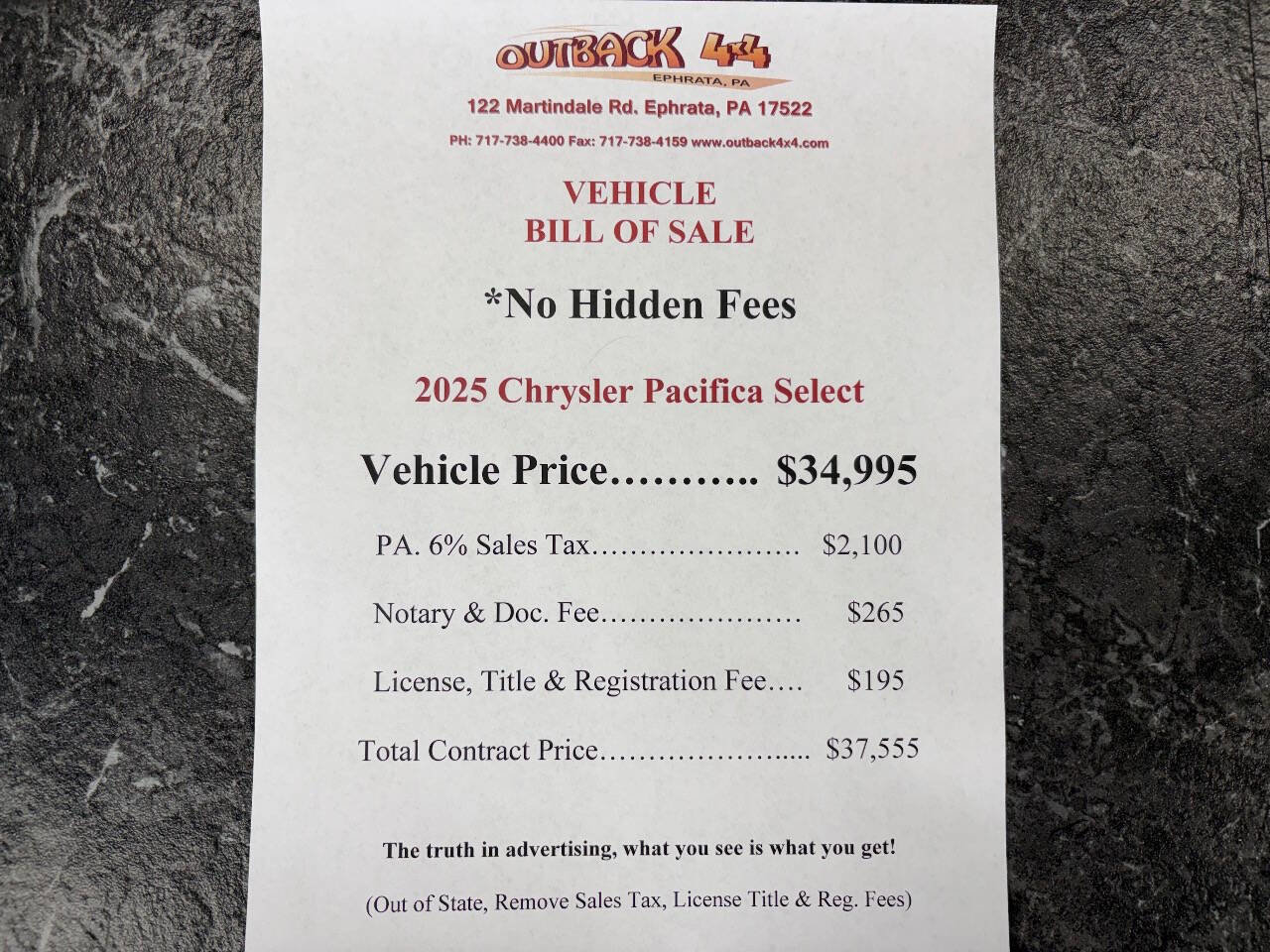 Used 2025 Chrysler Pacifica Select image 2