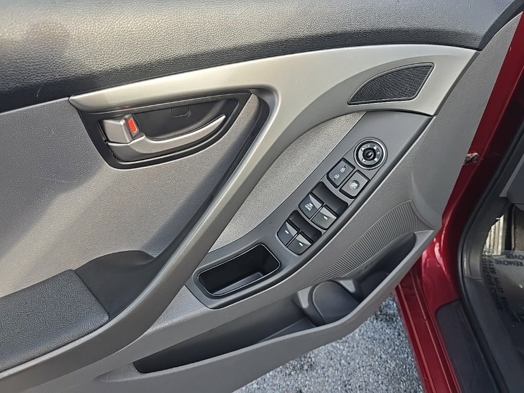 Used 2014 Hyundai Elantra SE image 10