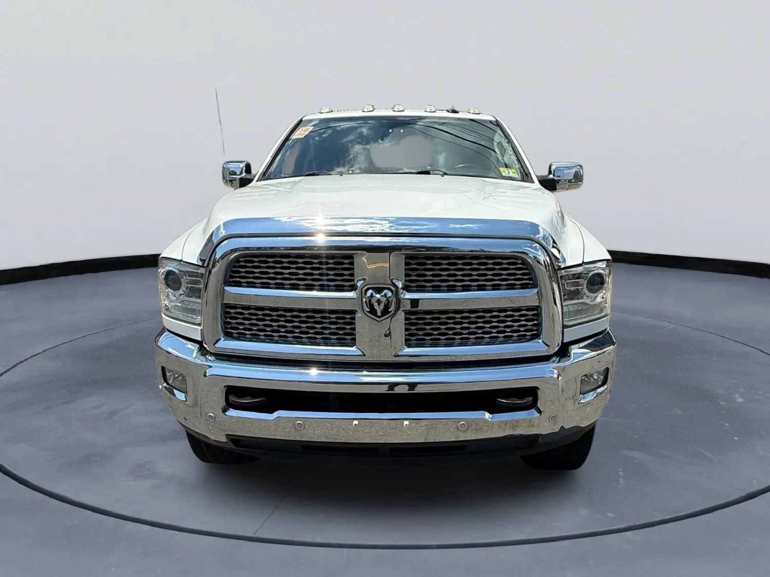 Used 2017 RAM 2500 Laramie w/ Convenience Group AWD/4WD image 2