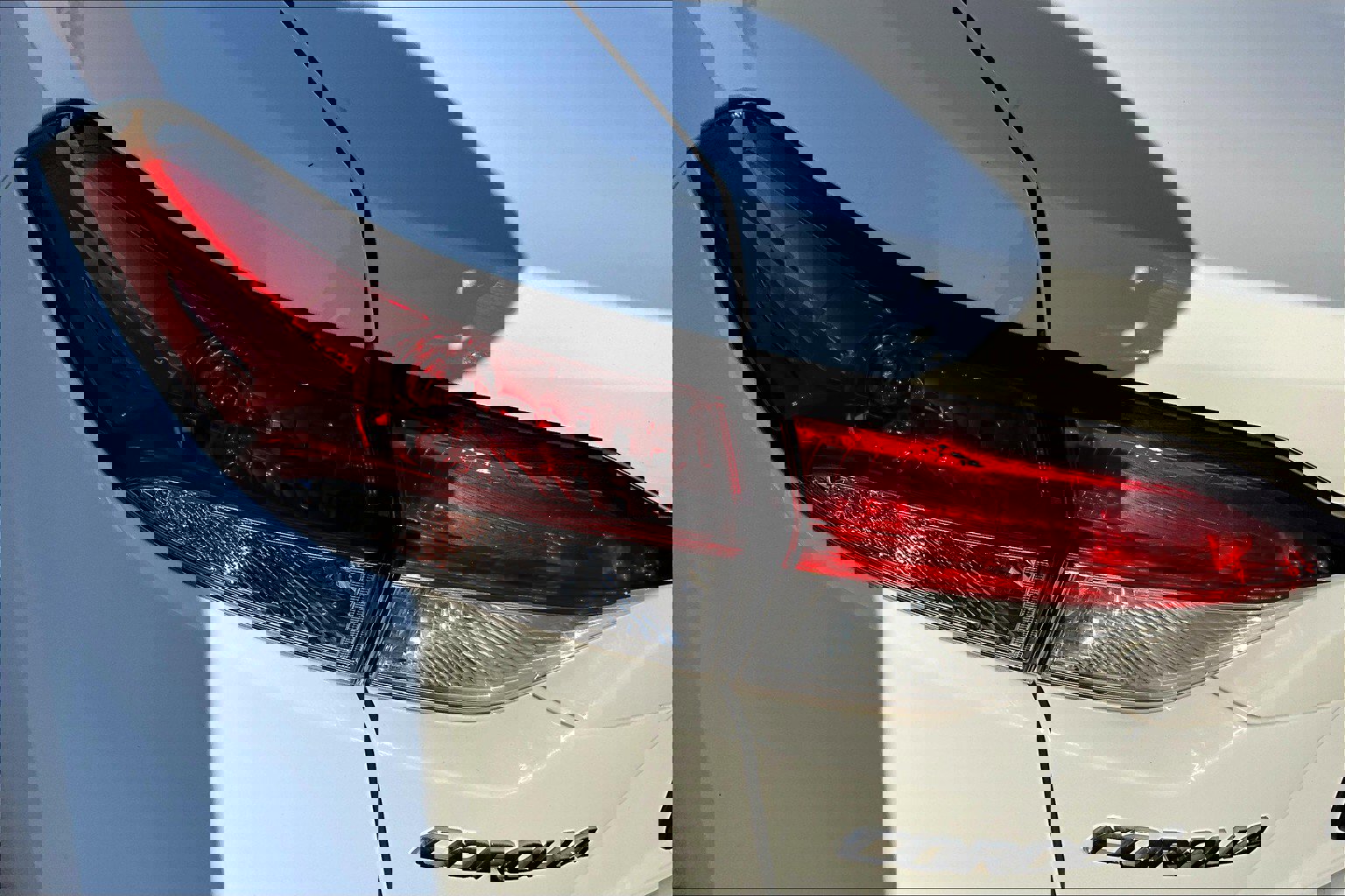 Used 2021 Toyota Corolla LE w/ Carpet Mat Package (TMS) image 28