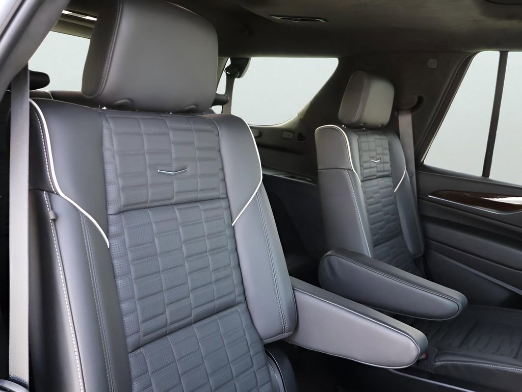Used 2024 Cadillac Escalade Sport Platinum w/ Heavy-Duty Trailer Package image 14