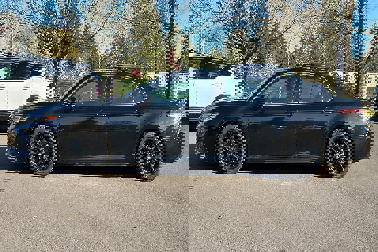 Used 2023 Toyota Camry XSE w/ Navigation Package image 5