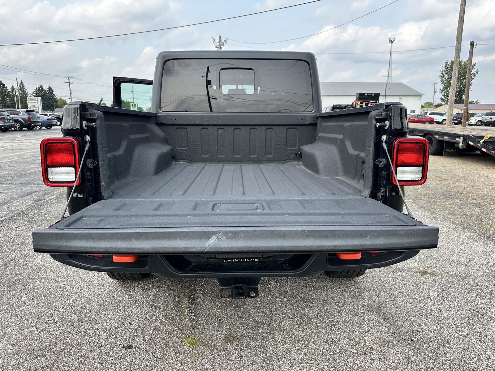 Used 2021 Jeep Gladiator Mojave w/ Cold Weather Group image 16