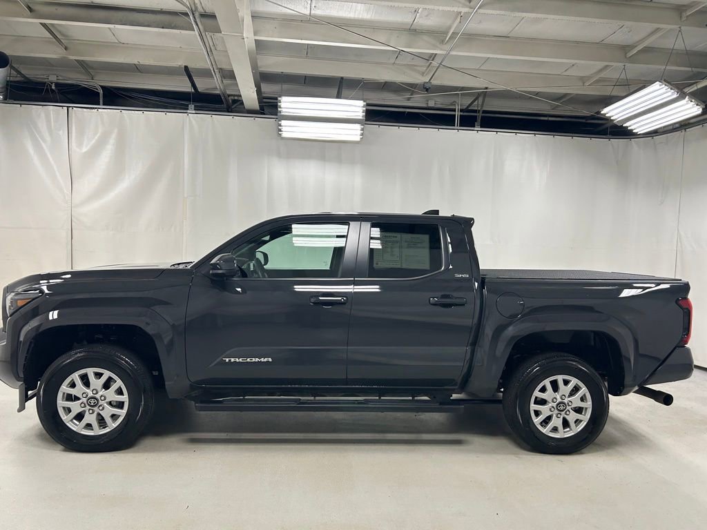 Used 2024 Toyota Tacoma SR5 AWD/4WD image 8