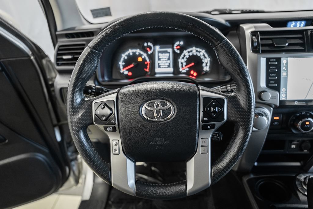 Used 2020 Toyota 4Runner SR5 Premium w/ Moonroof Package AWD/4WD image 29