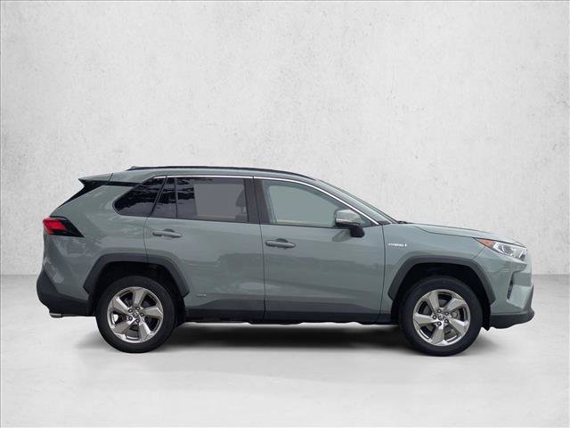 Used 2021 Toyota RAV4 XLE Premium AWD/4WD image 4