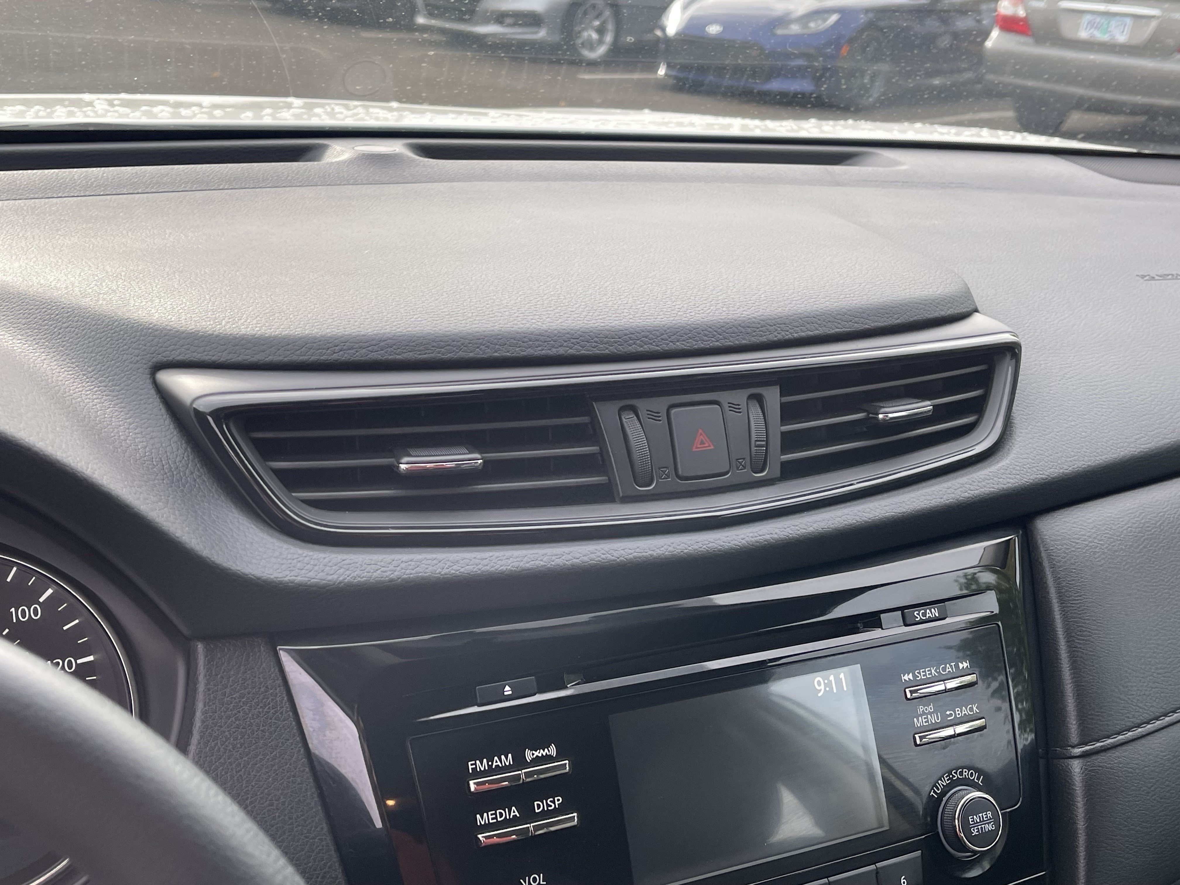Used 2017 Nissan Rogue S AWD/4WD image 22