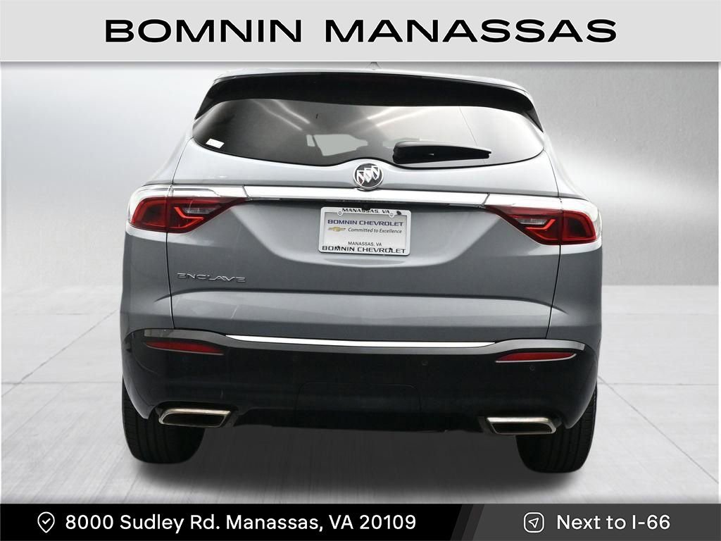 Used 2023 Buick Enclave Essence image 4