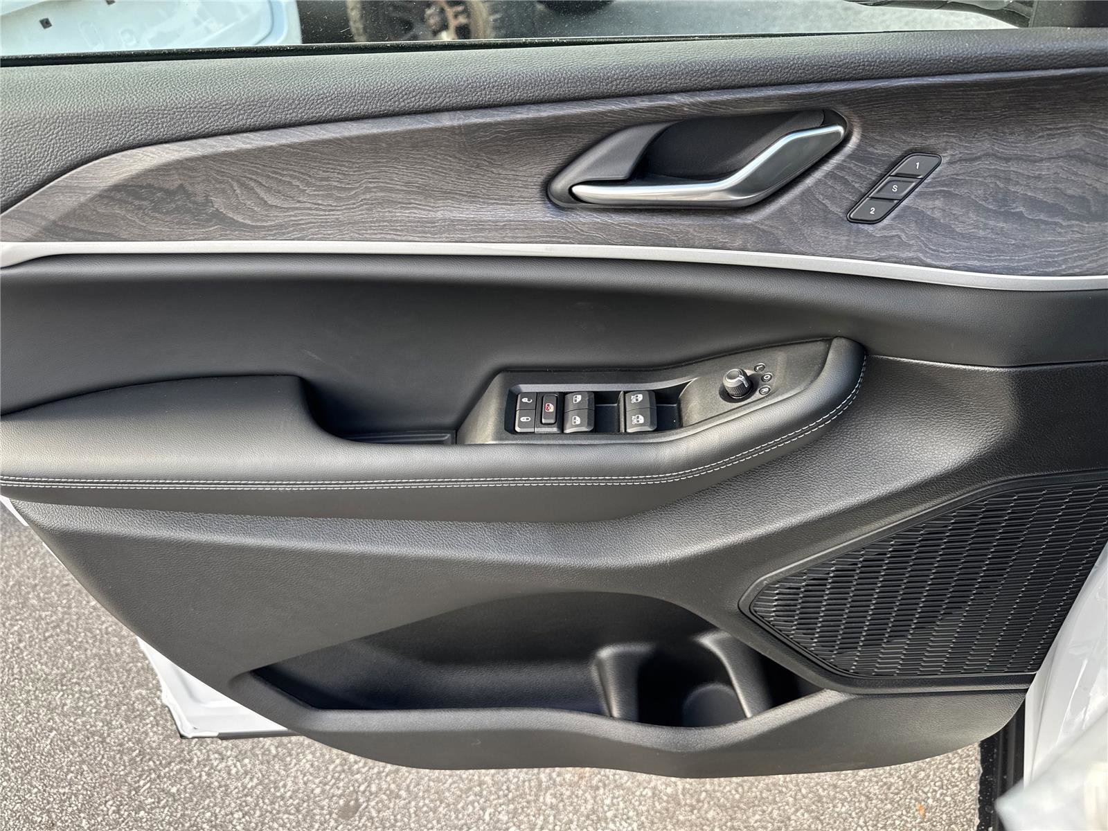 New 2025 Jeep Grand Cherokee Limited image 11