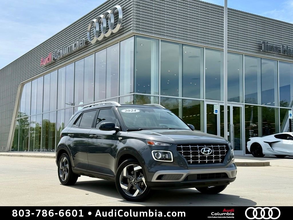 Used 2024 Hyundai Venue Limited image 2