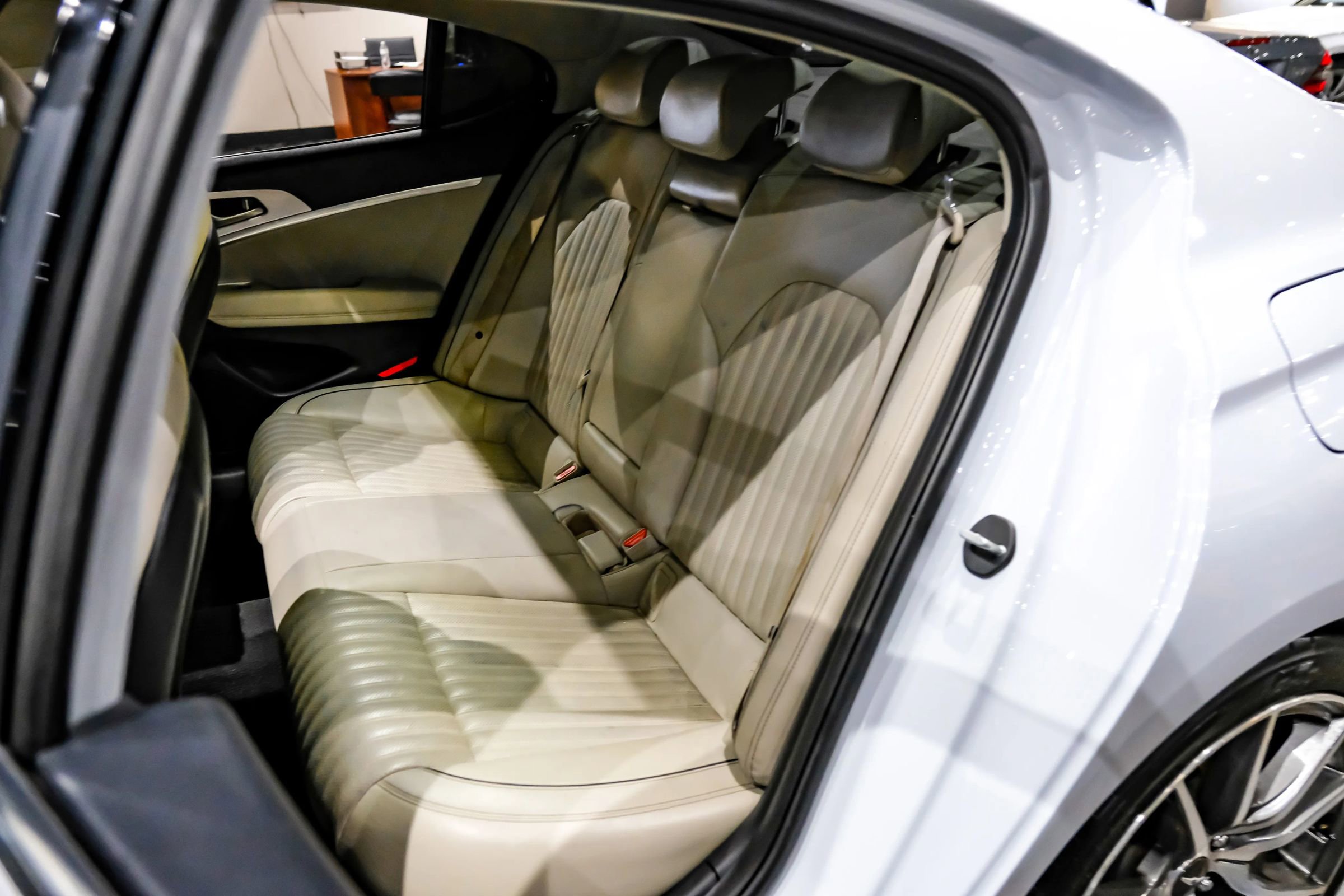 Used 2020 Genesis G70 3.3T w/ Elite Package image 38