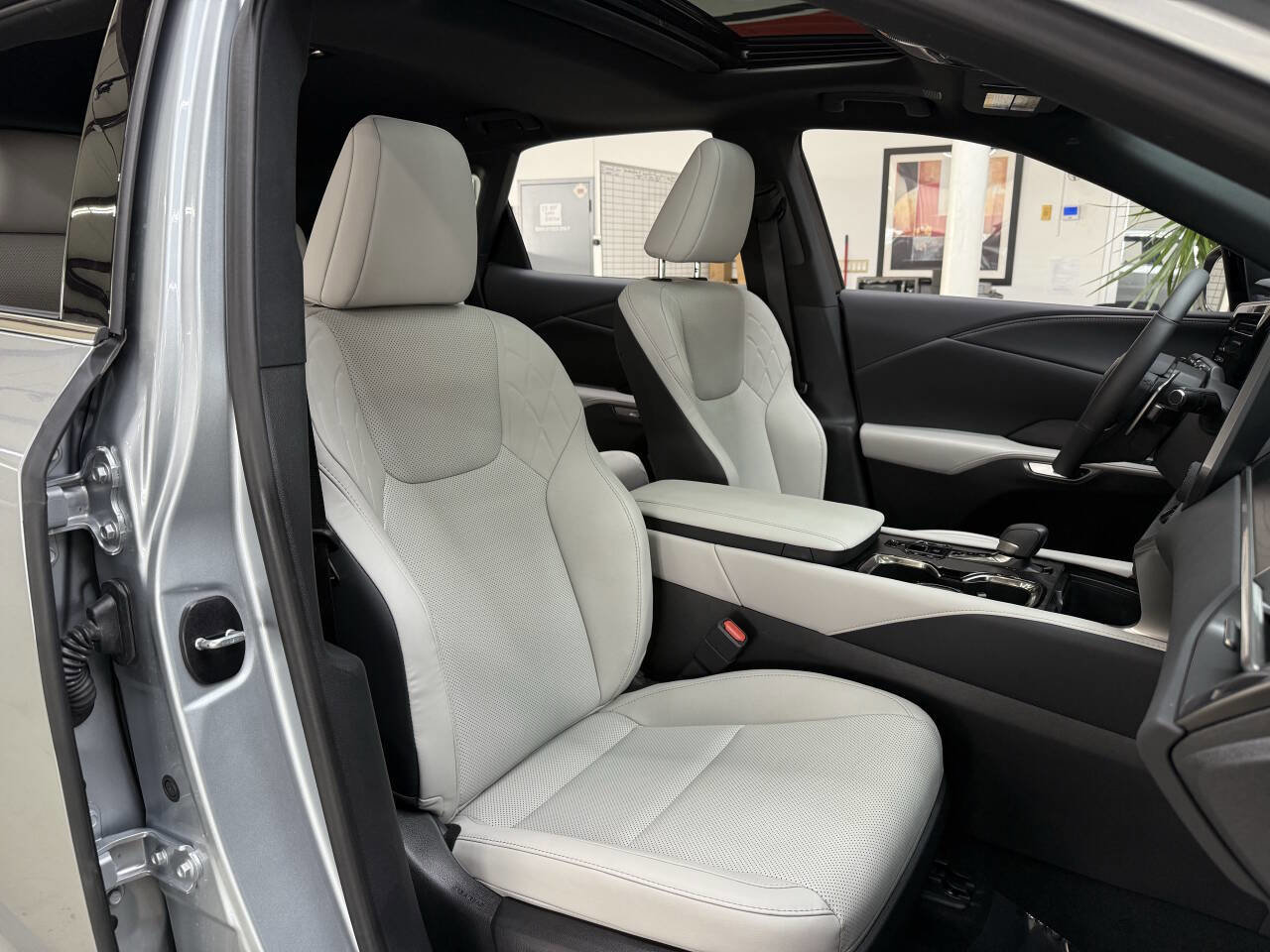 Used 2025 Lexus RX 350 Premium image 17