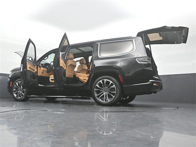 Used 2023 Jeep Grand Wagoneer Series III image 52
