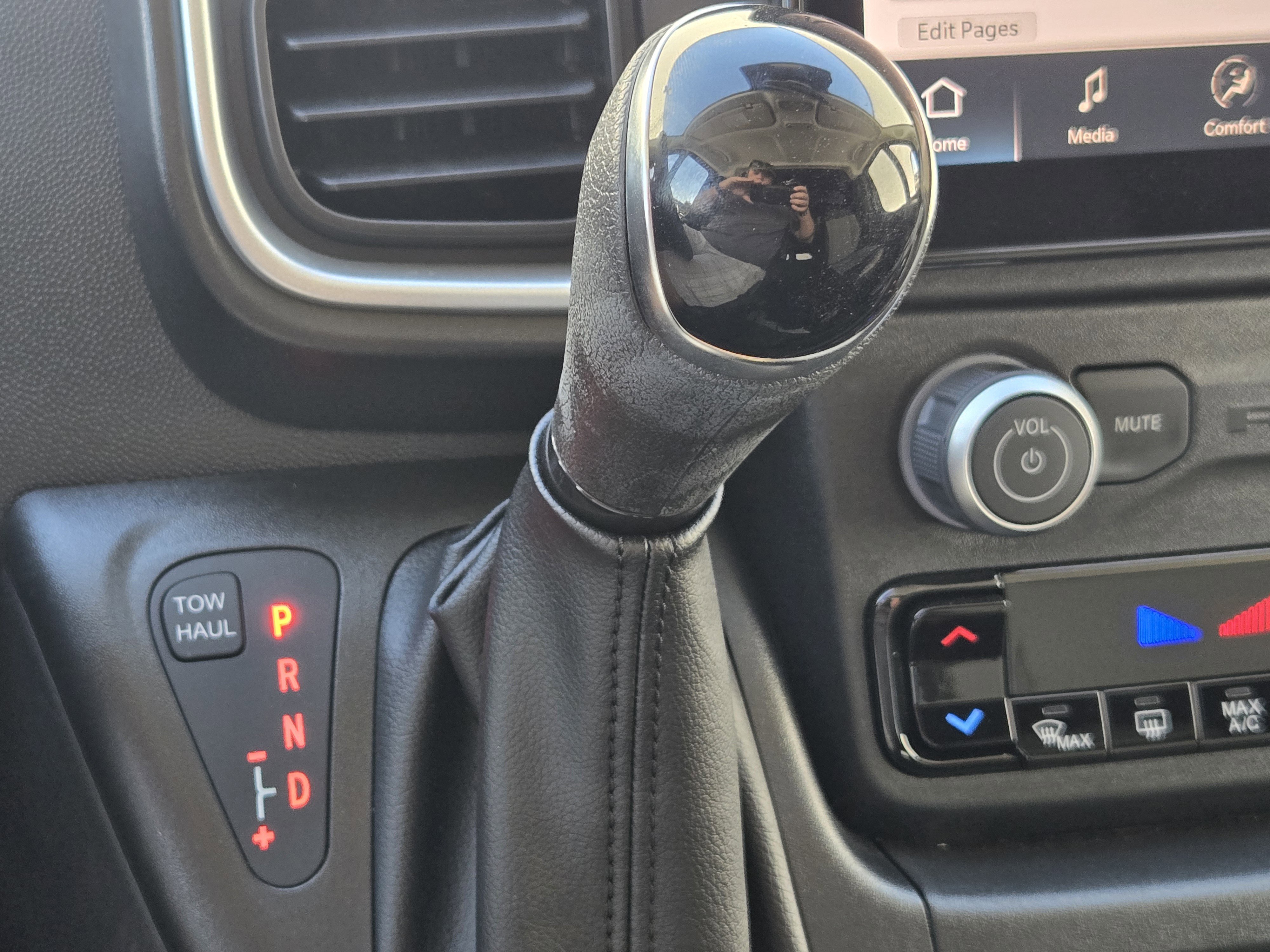 New 2026 RAM ProMaster 3500 w/ Quick Order Package 22G SLT image 17