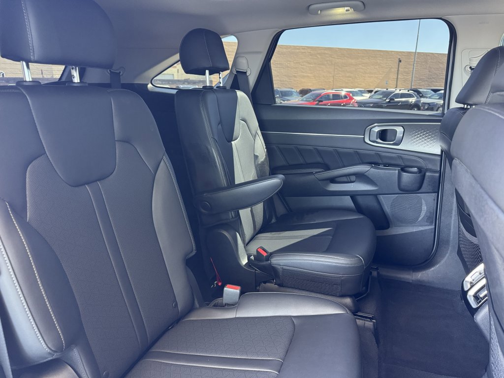 Used 2023 Kia Sorento SX FWD image 40
