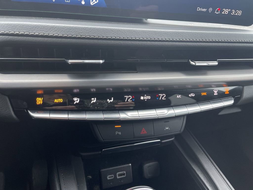 Certified 2024 Cadillac XT4 Premium Luxury image 26