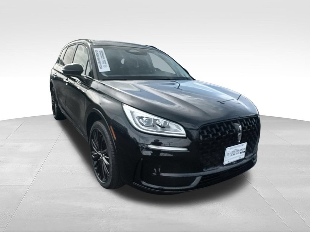 Used 2023 Lincoln Corsair Reserve w/ Equipment Group 201A AWD/4WD image 2