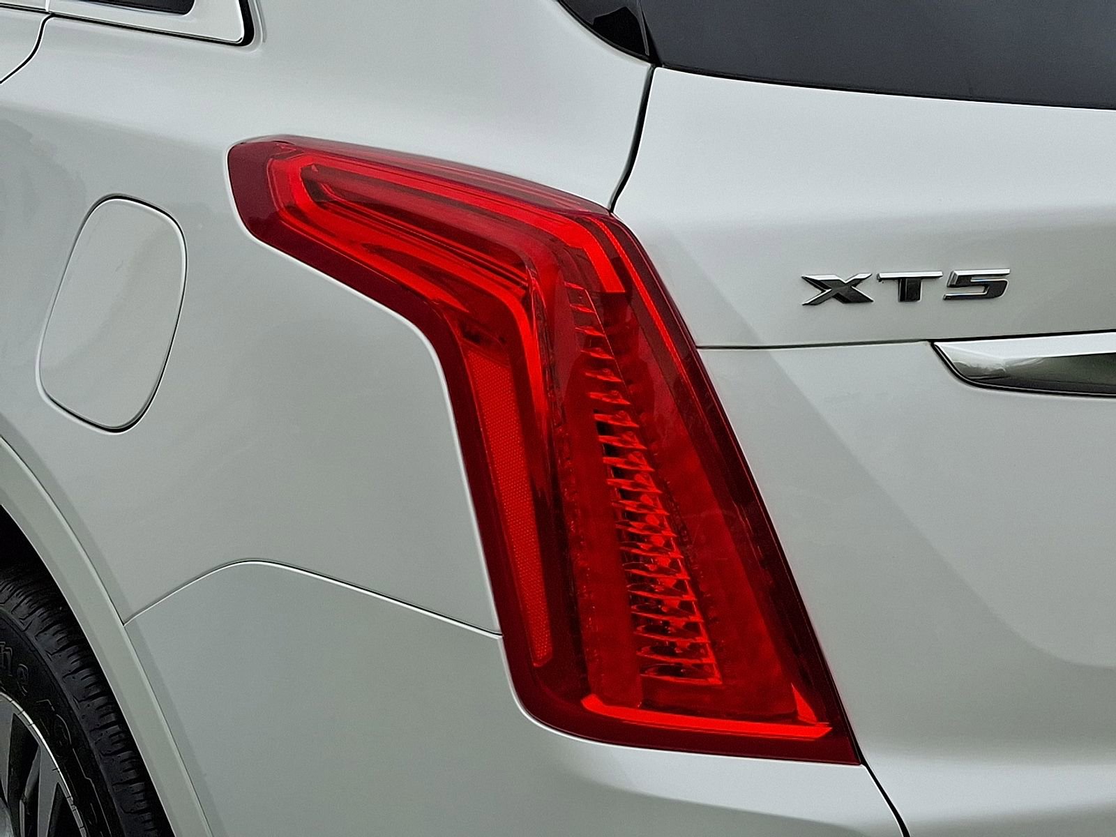 Used 2017 Cadillac XT5 Premium Luxury image 10