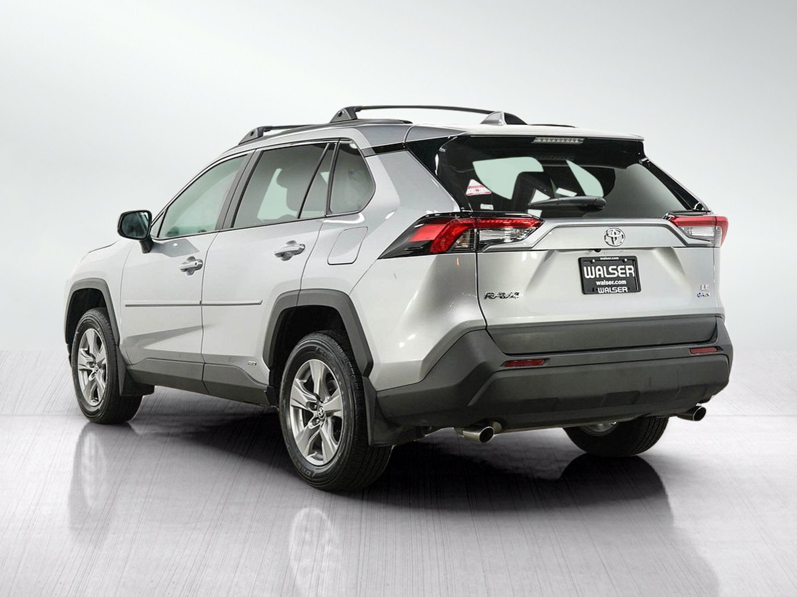 Used 2025 Toyota RAV4 LE AWD/4WD image 3