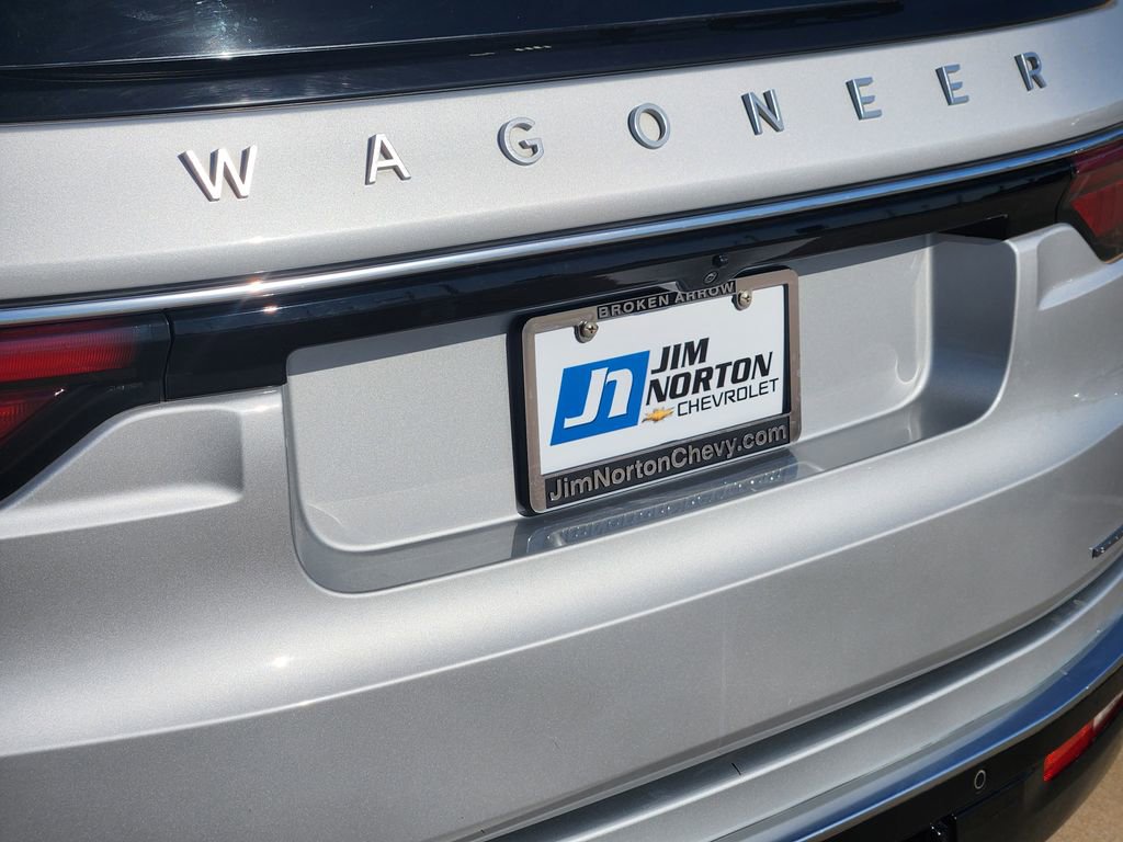 Used 2022 Jeep Wagoneer Series II AWD/4WD image 14