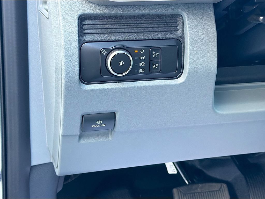 New 2026 Ford F550 4x4 Crew Cab image 26