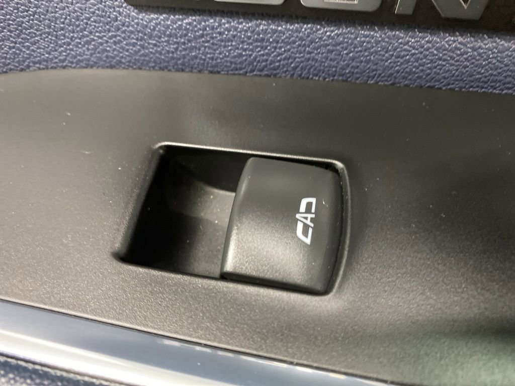 Used 2024 Chevrolet Silverado 1500 High Country w/ Technology Package image 34