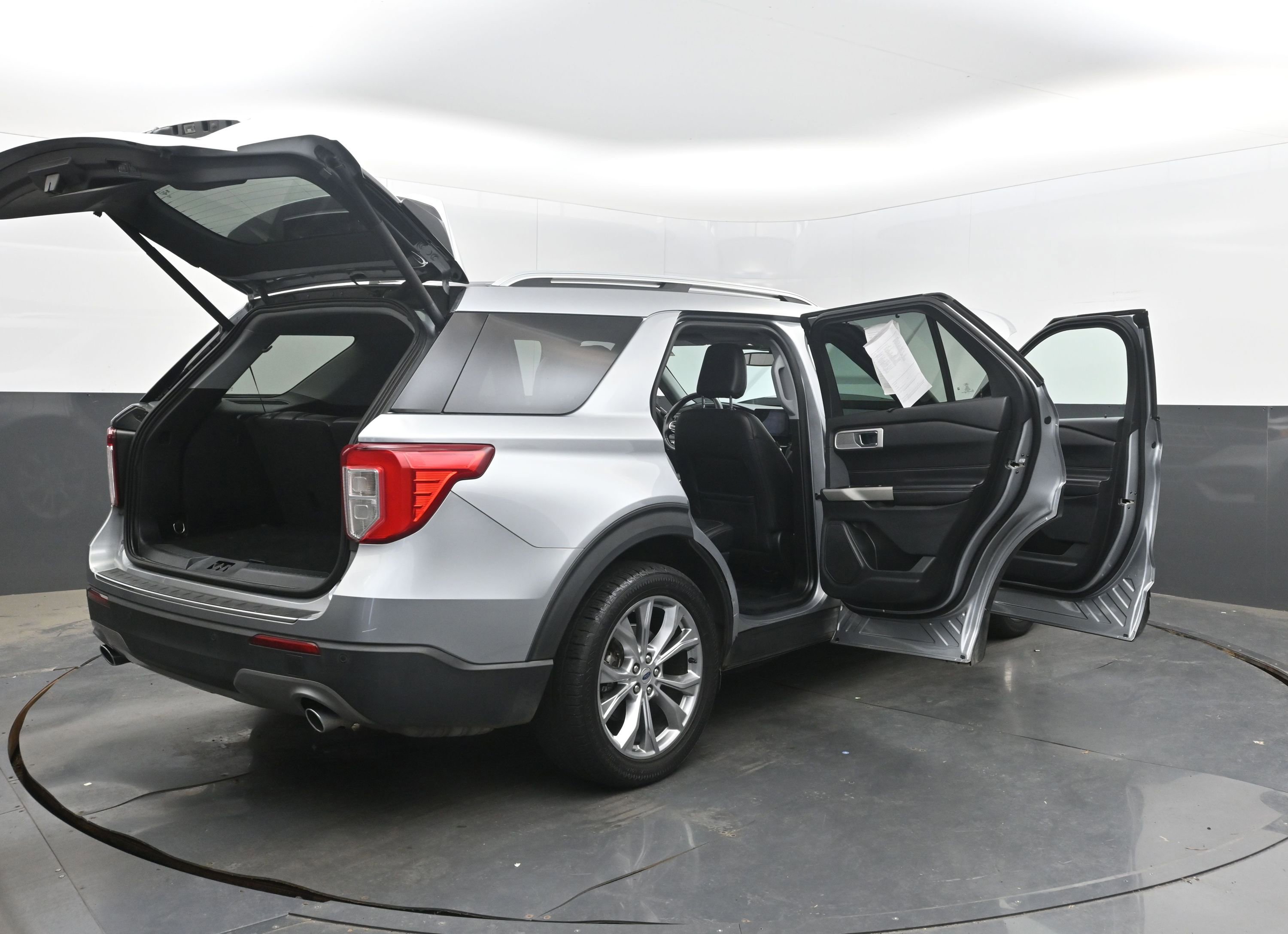 Used 2021 Ford Explorer Limited w/ Equipment Group 301A image 44