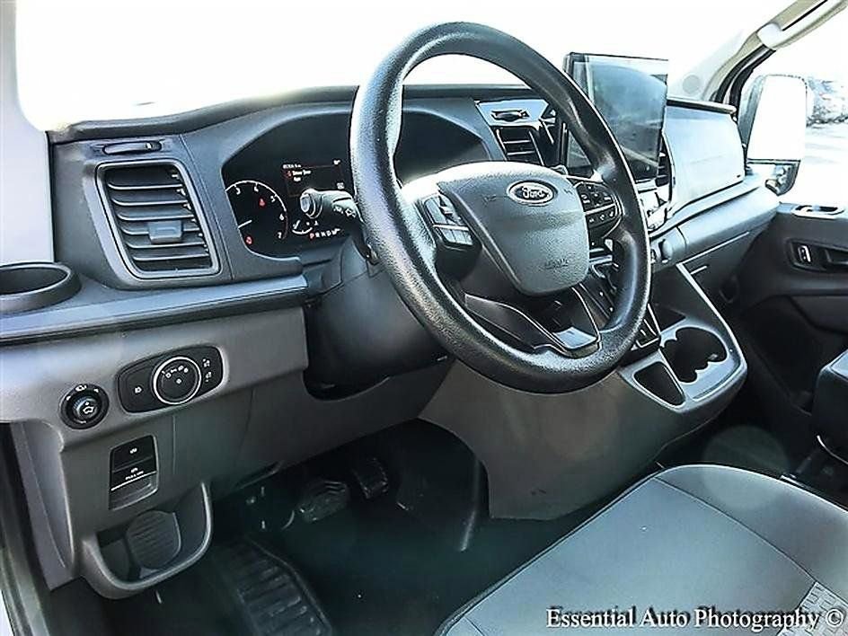 Used 2023 Ford Transit 350 XLT image 9