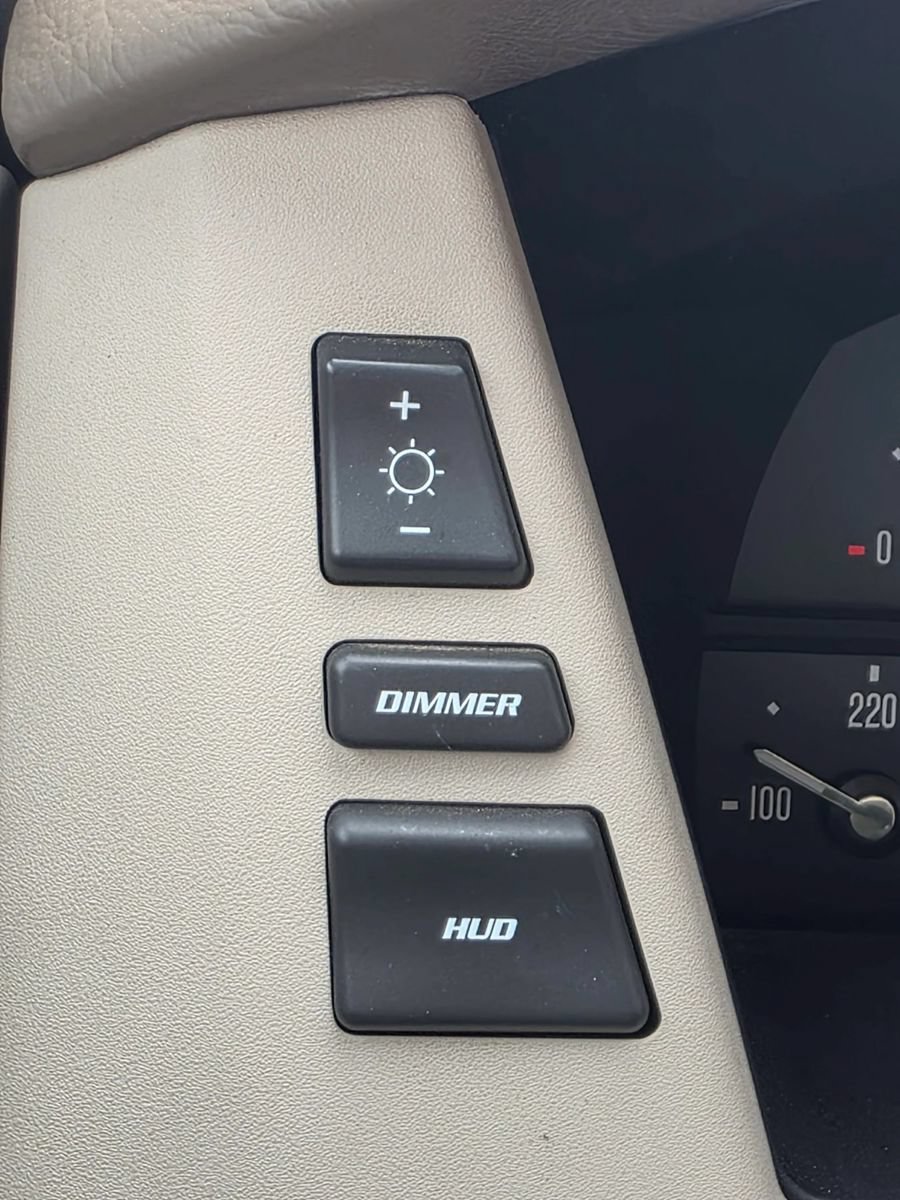 Used 2004 Cadillac XLR RWD image 13