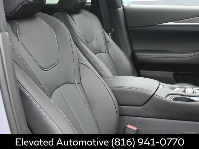 Certified 2025 INFINITI QX60 Luxe w/ Black Edition AWD/4WD image 8