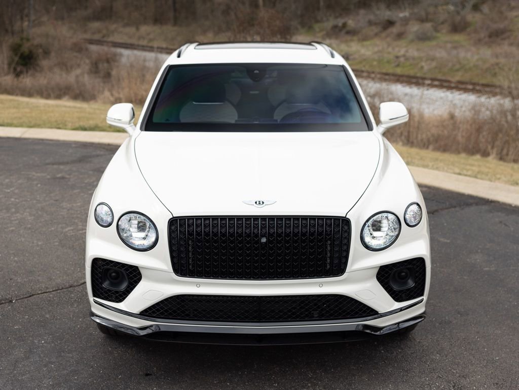 Used 2023 Bentley Bentayga Extended Wheelbase image 16