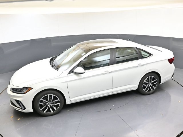 Used 2026 Volkswagen Jetta SE FWD image 45