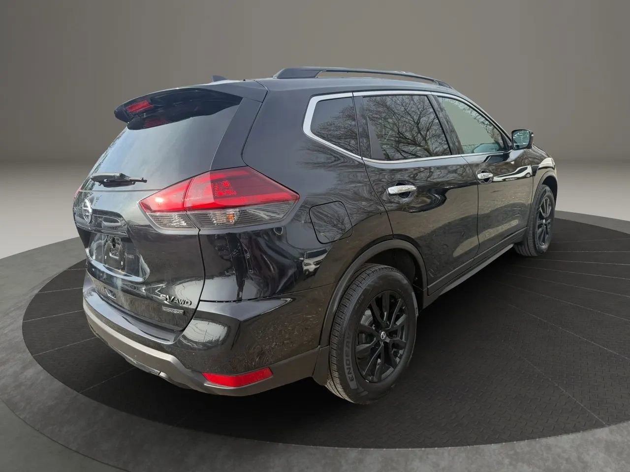 Used 2018 Nissan Rogue SV w/ Premium Package image 5