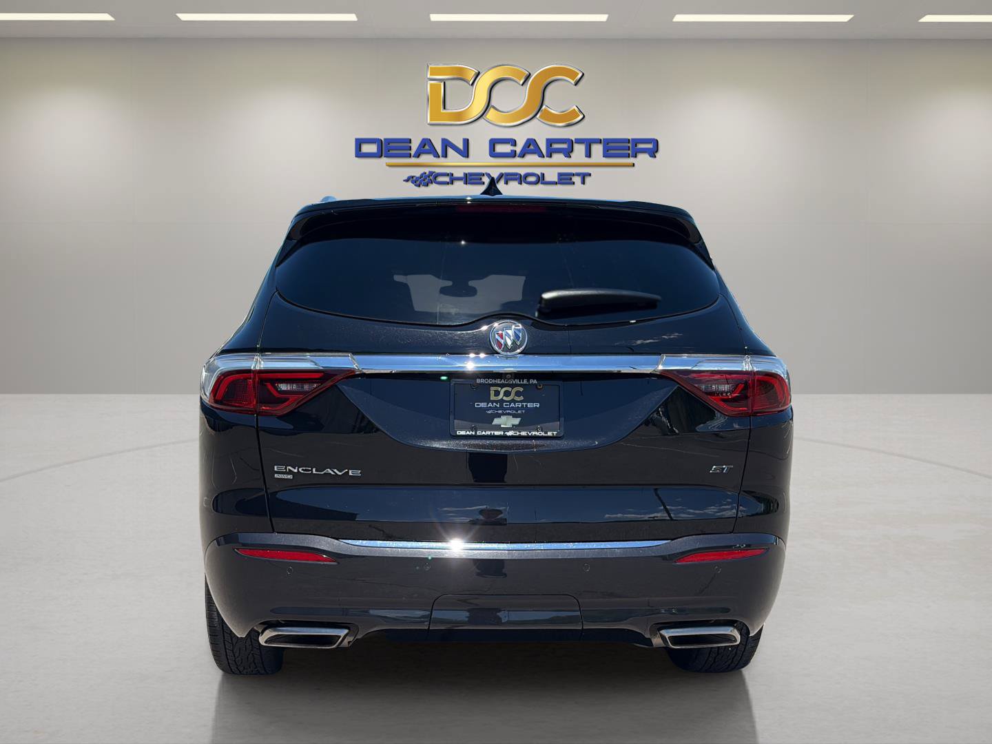 Used 2023 Buick Enclave Essence w/ Sport Touring Edition AWD/4WD image 4