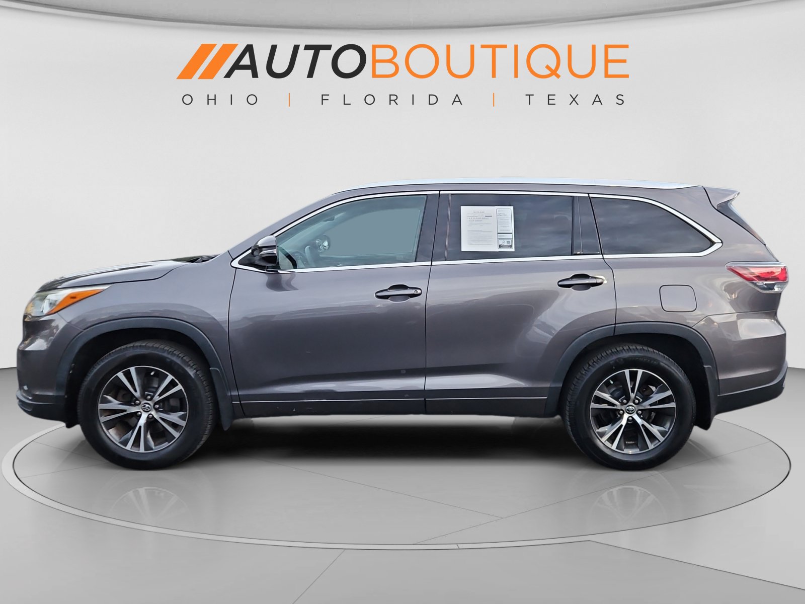 Used 2016 Toyota Highlander XLE AWD/4WD image 2