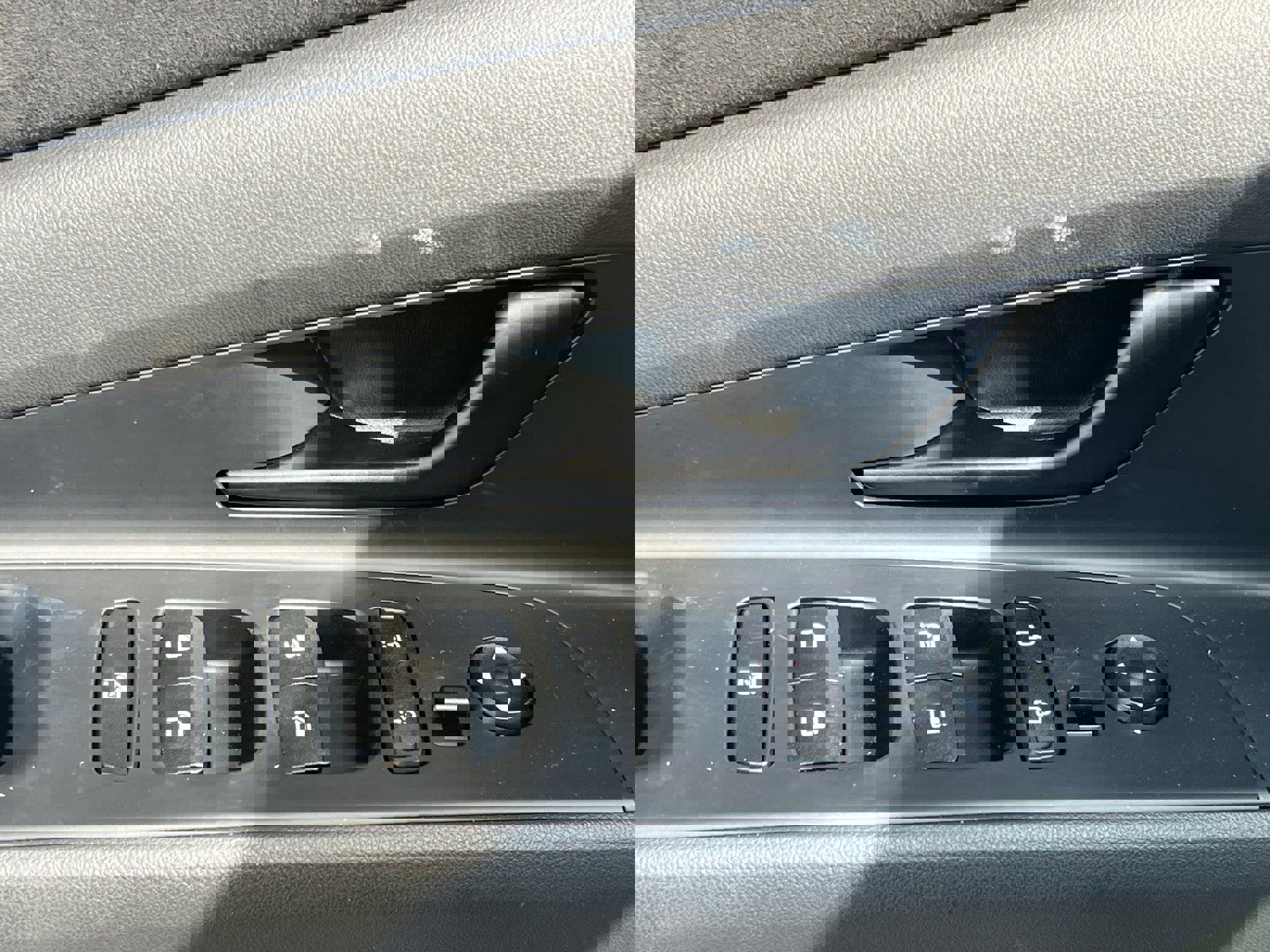 Used 2025 Hyundai Elantra N image 25