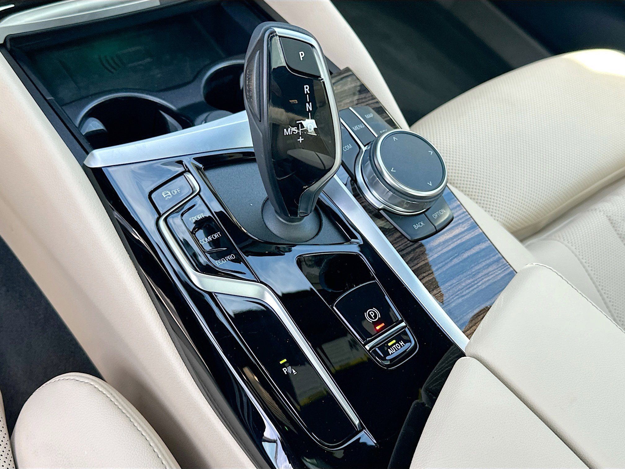 Certified 2023 BMW 530i w/ Premium Package image 17