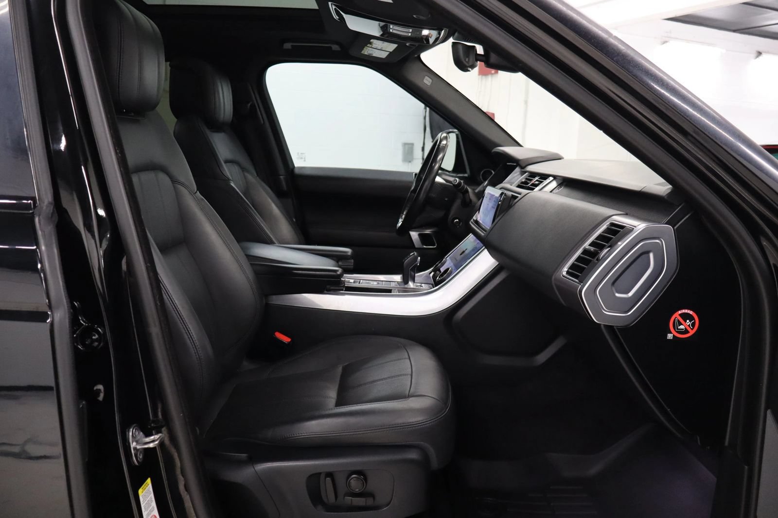 Used 2019 Land Rover Range Rover Sport HSE AWD/4WD image 25