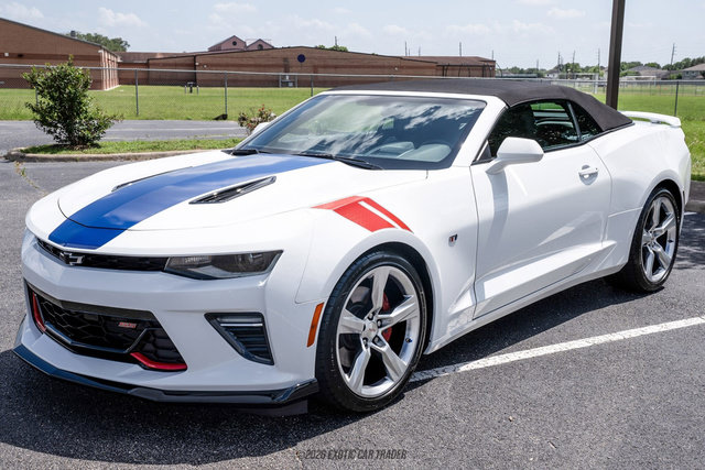 Used 2017 Chevrolet Camaro SS RWD image 16