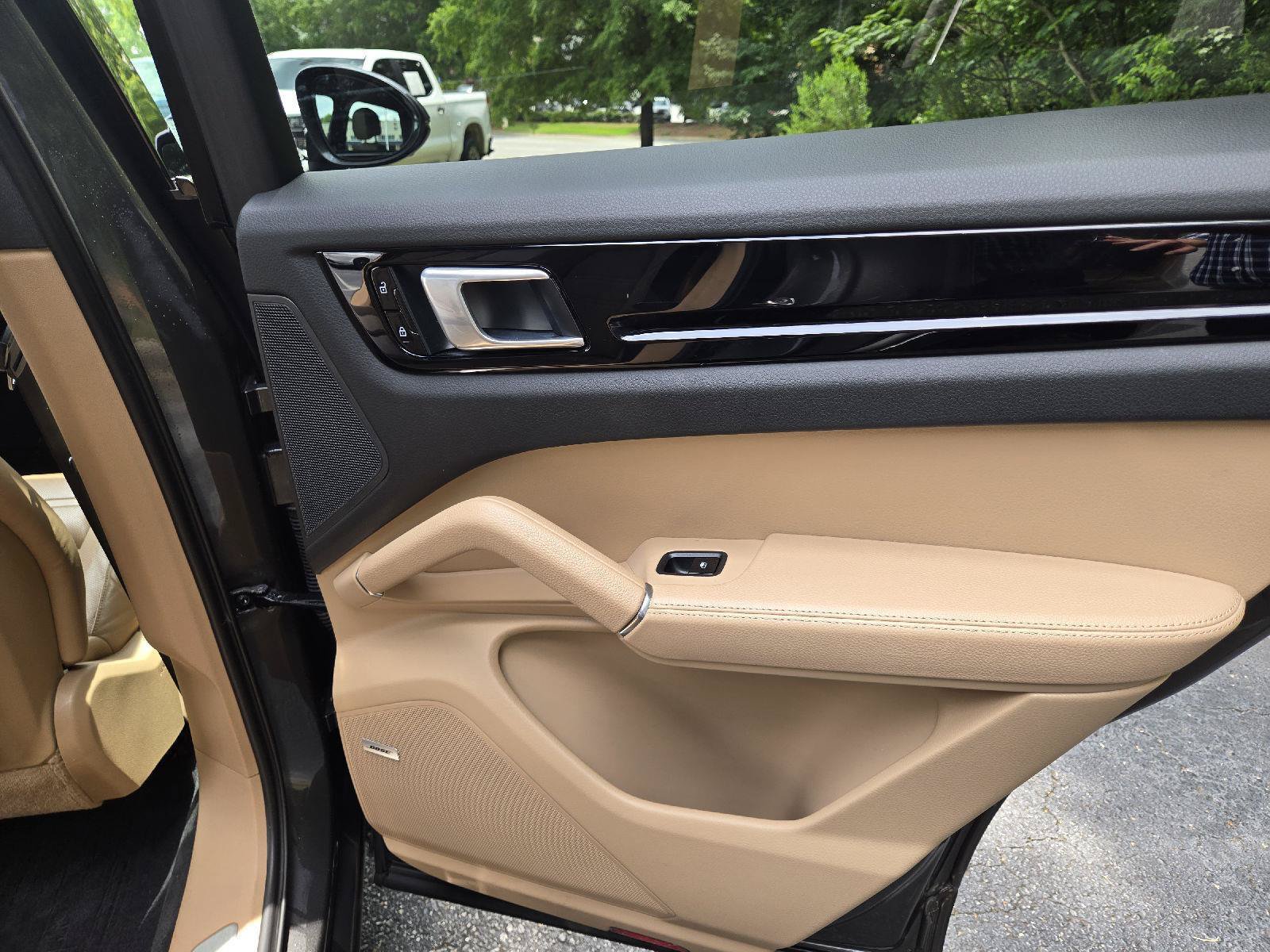 Used 2020 Porsche Cayenne AWD/4WD image 21