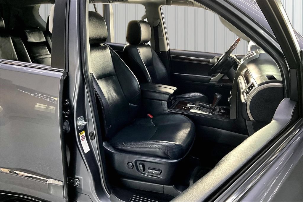 Used 2015 Lexus GX 460 w/ Premium Package AWD/4WD image 32